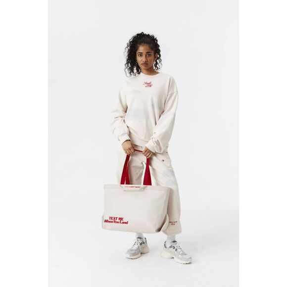 NWT Beis x The Lonely Ghost Travel Tote in Ghost White - LIMITED EDITION - Picture 9 of 12